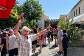 gut gelaunt zum Straßenfest Auftakt, mit musikalischer Umrahmung vom Schalmeienorchester Polenz