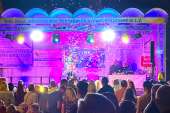 Stargast Jay Khan bei der Straßenfest-Party mit der Kaiser-Diskothek