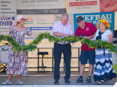 Eröffnung durch den Bürgermeister und den Vereins­vorsitzenden Jens Tausche auf der Festbühne